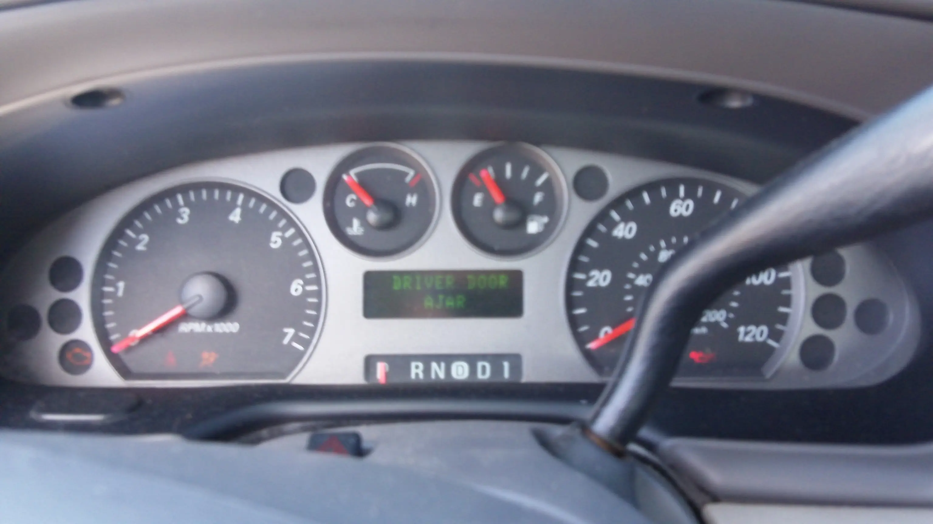 2005 Ford Taurus SEL photo 5