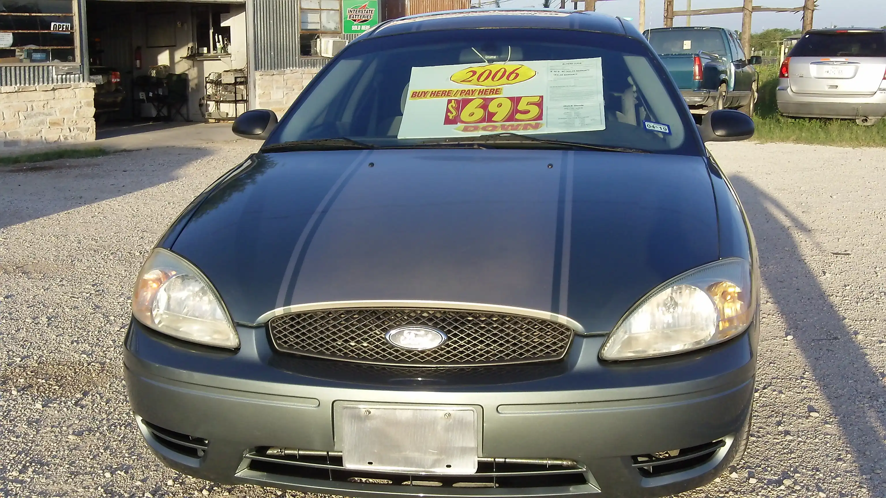2006 Ford Taurus SE's photo