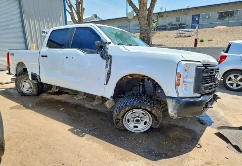 2024 Ford F-250 XL 4x4 Crew Cab 8' Box's photo