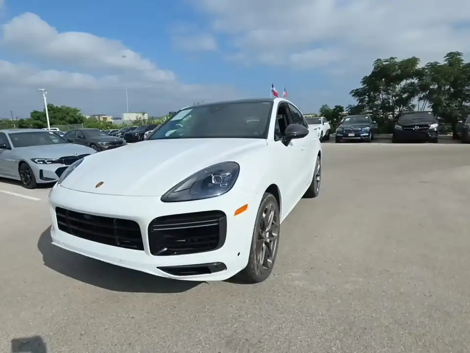 2022 Porsche Cayenne Turbo's photo