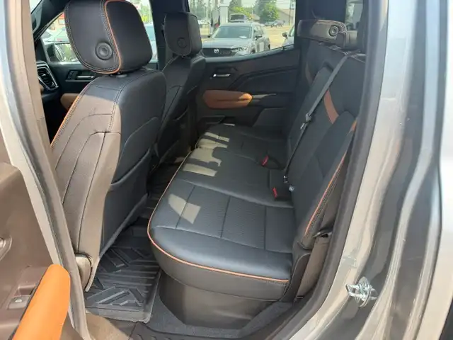 2024 GMC Canyon AT4 4WD Crew Cab Short Box's photo