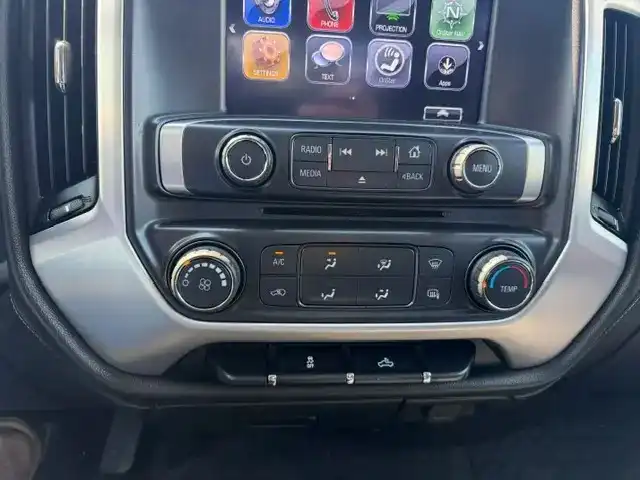 2018 GMC Sierra 4WD Crew Cab Long Box SLE's photo