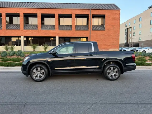 2020 Honda Ridgeline RTL-E AWD photo 4