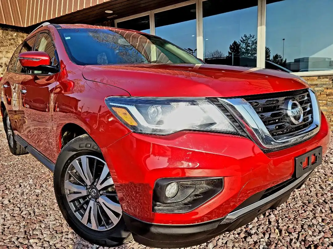 2017 Nissan Pathfinder SL 4WD's photo