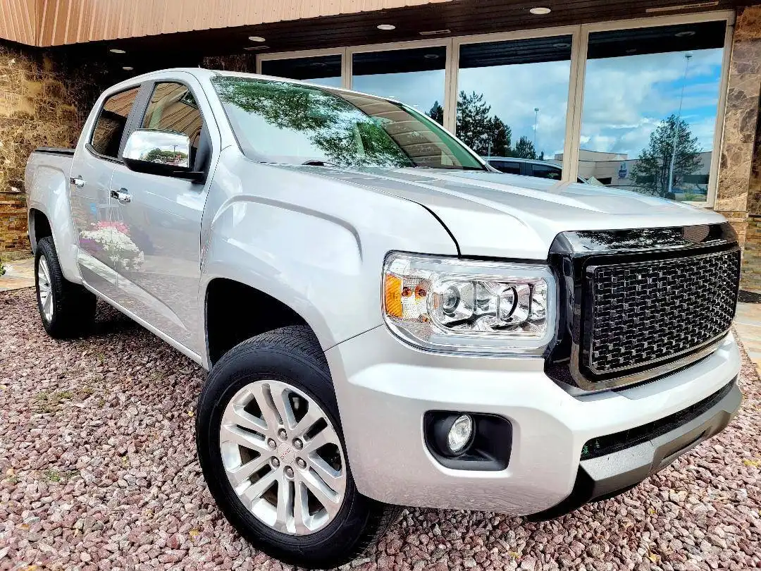 2019 GMC Canyon 4WD SLT Crew Cab Short Box's photo