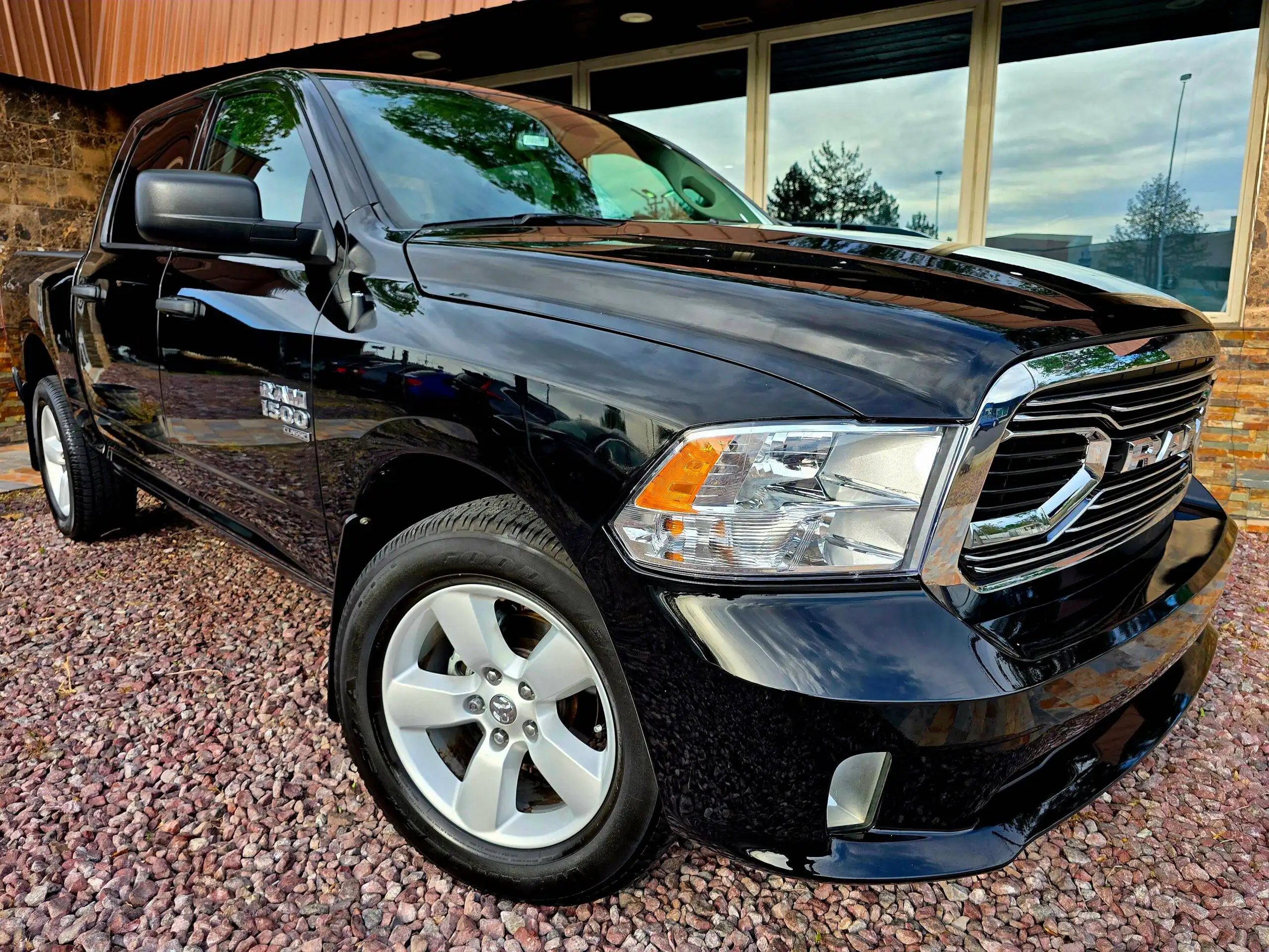 2023 RAM 1500 Classic Express Crew Cab 4x4 5'7's photo