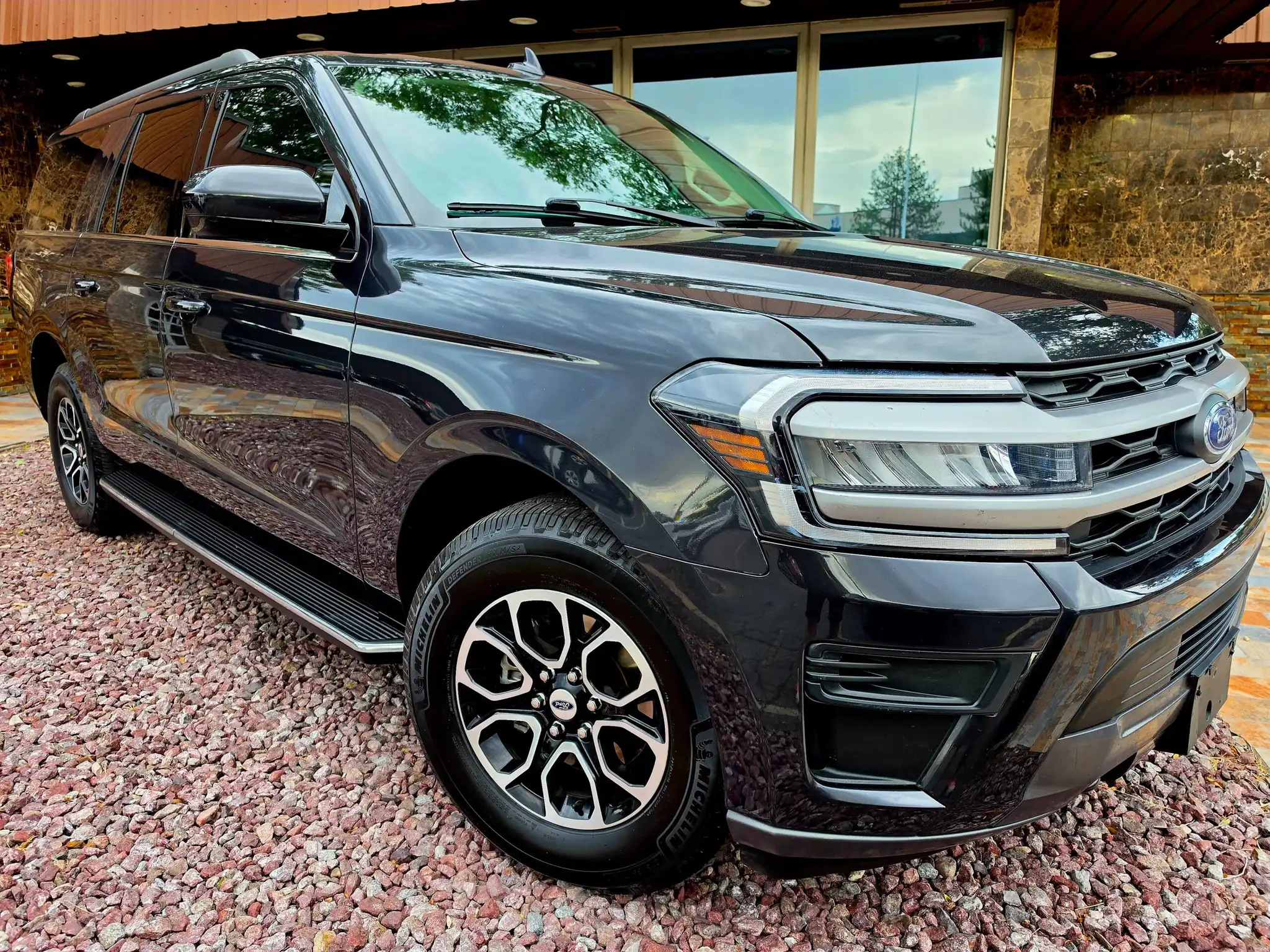 2022 Ford Expedition XLT 4WD MAX's photo