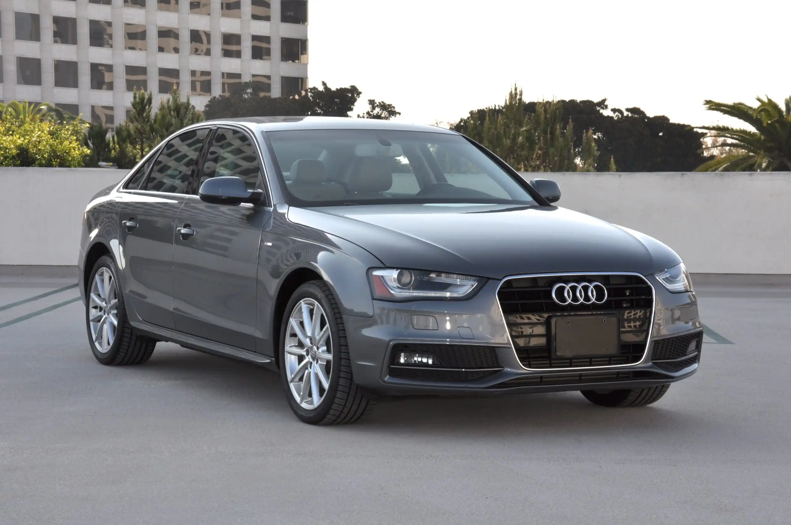 2014 Audi A4 2.0T FWD multitronic Premium's photo
