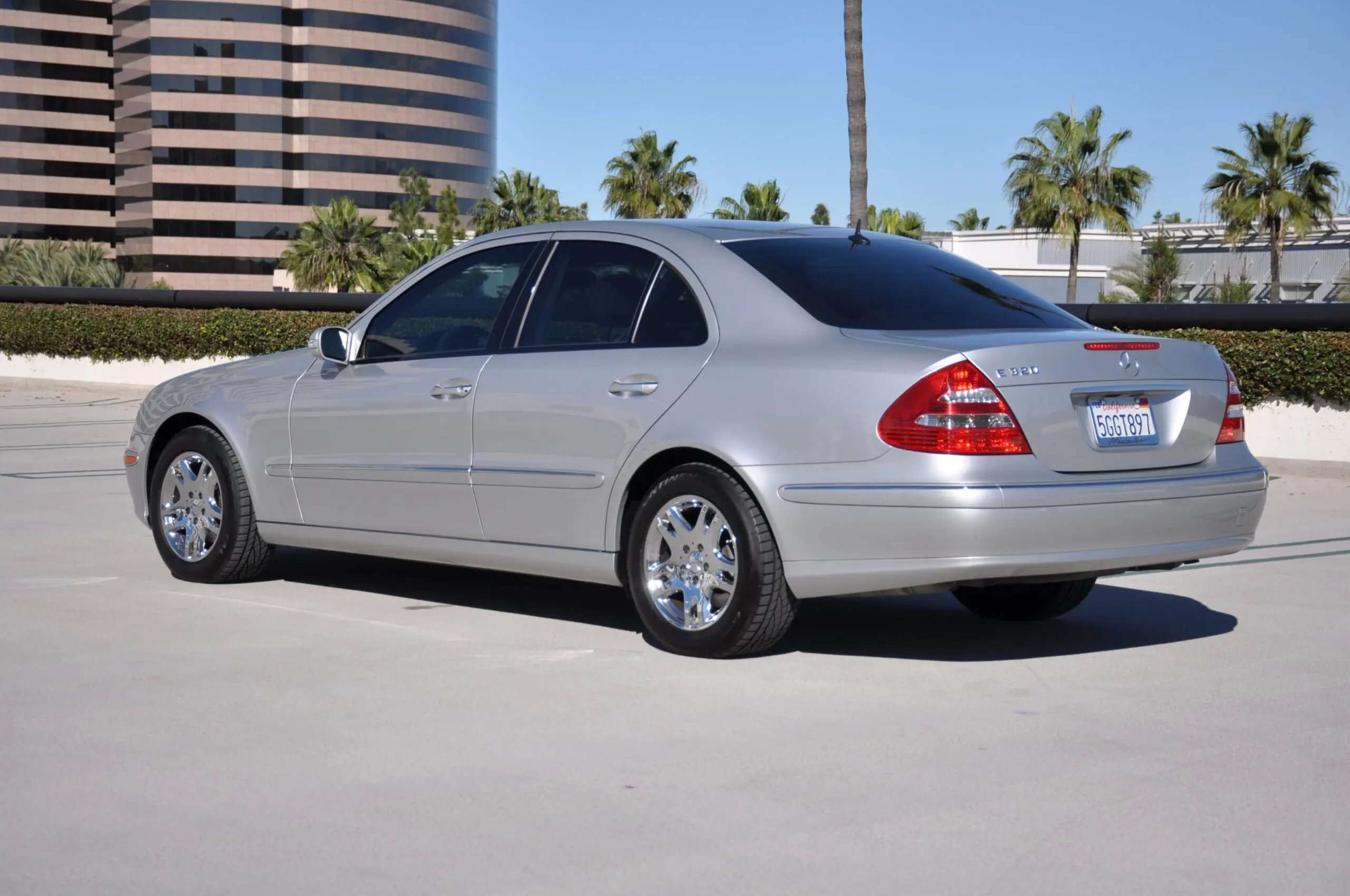 2004 Mercedes-Benz E-Class E320 photo 3
