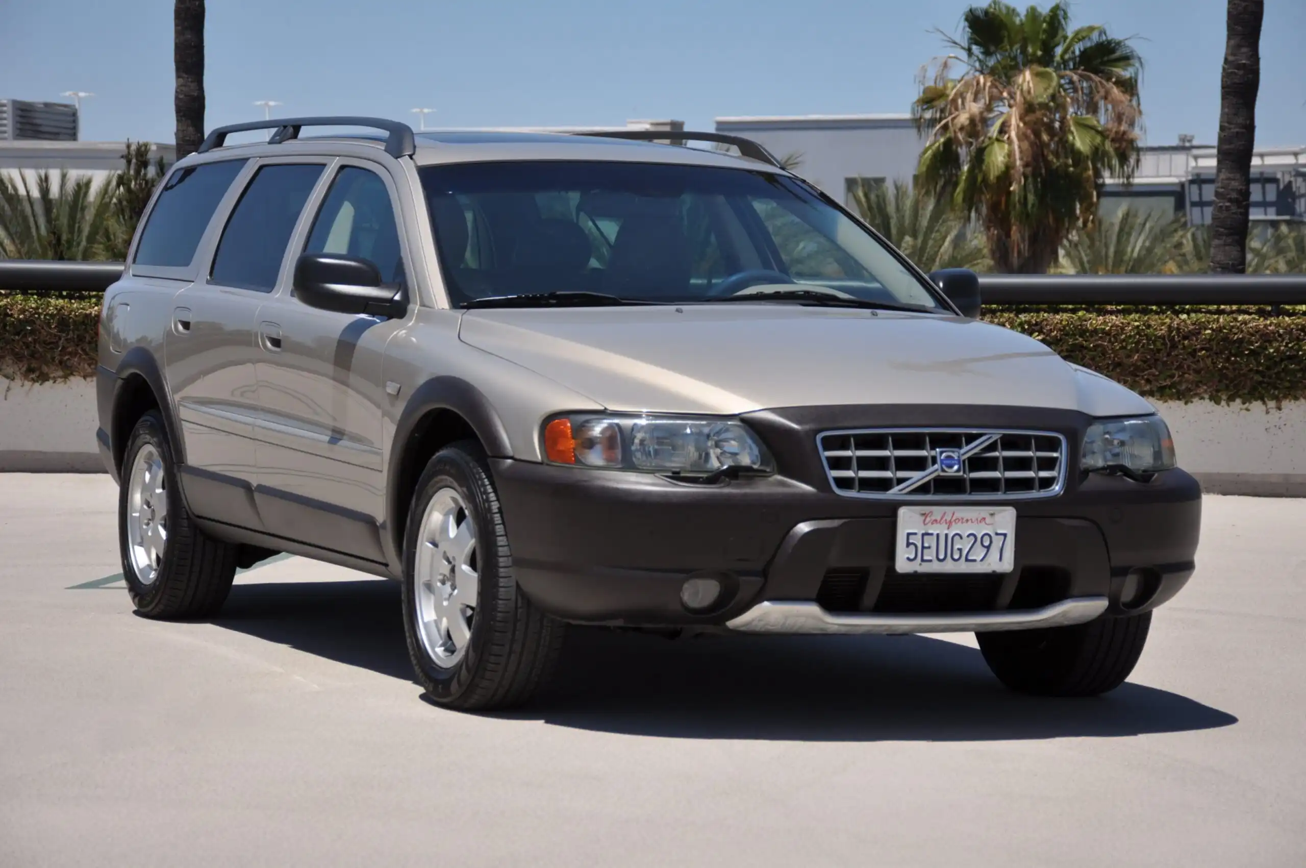 2004 Volvo XC70 2.5T AWD A's photo