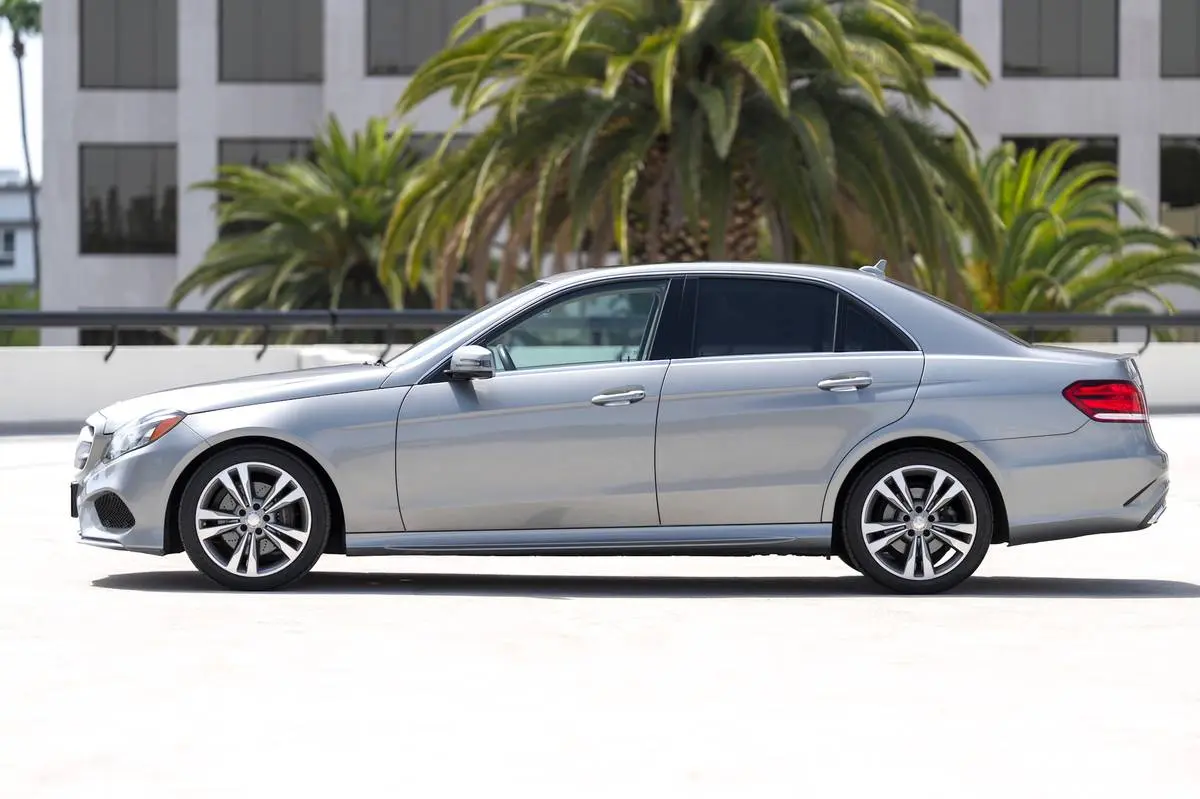 2014 Mercedes-Benz E-Class E350 Sport photo 3