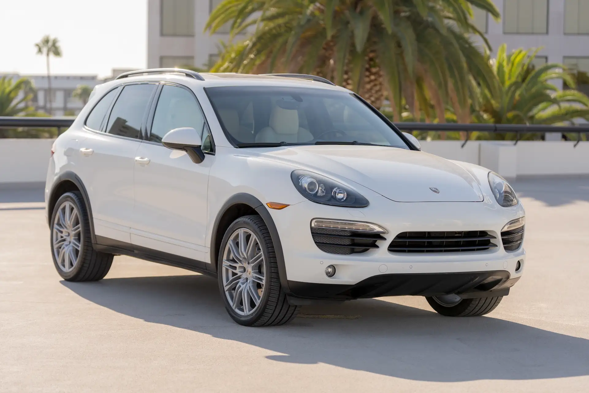 2012 Porsche Cayenne S photo 1