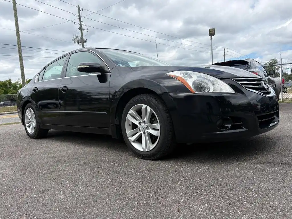 2012 Nissan Altima 3.5 SR CVT's photo