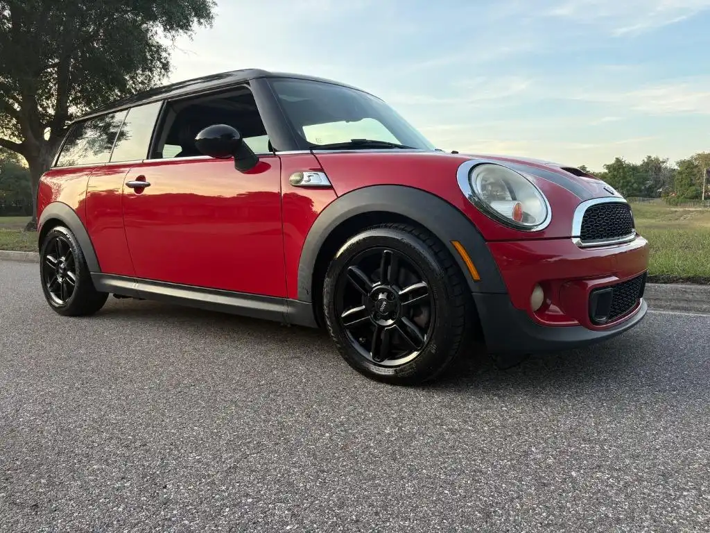 2013 MINI Cooper Clubman S's photo