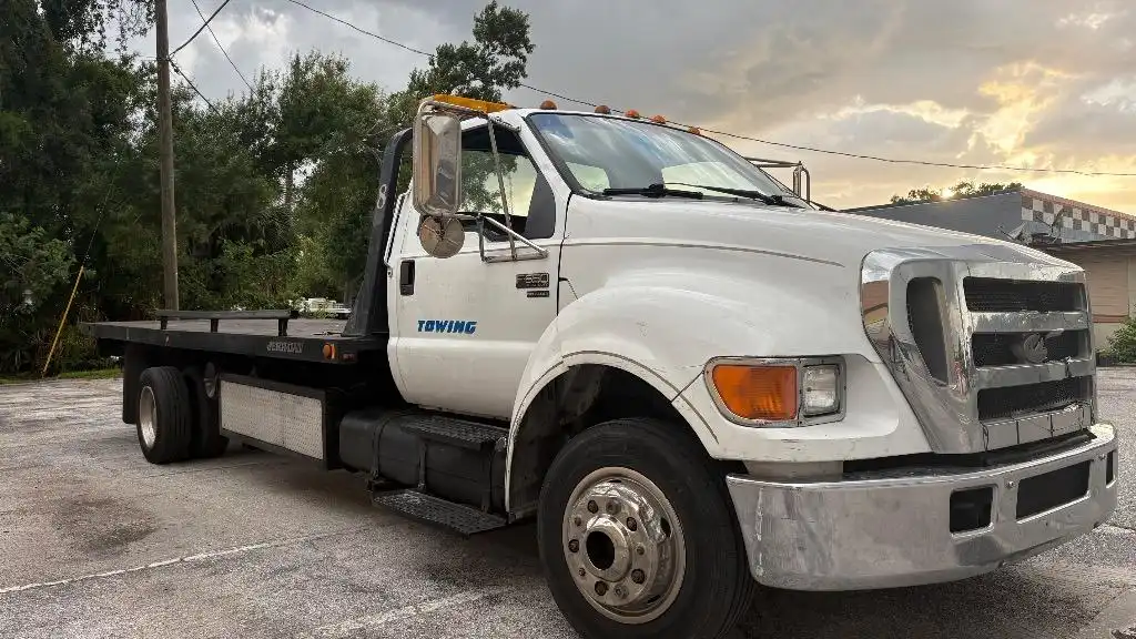 2007 Ford F-650's photo