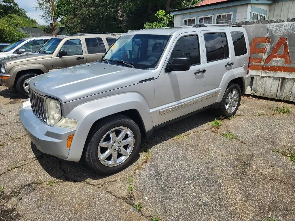 2011 Jeep Liberty Limited 4WD's photo