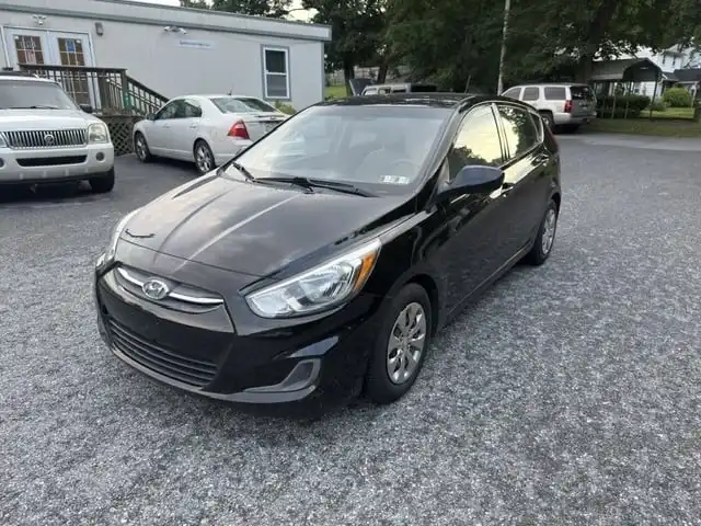 2017 Hyundai Accent SE 6AT 5-Door's photo