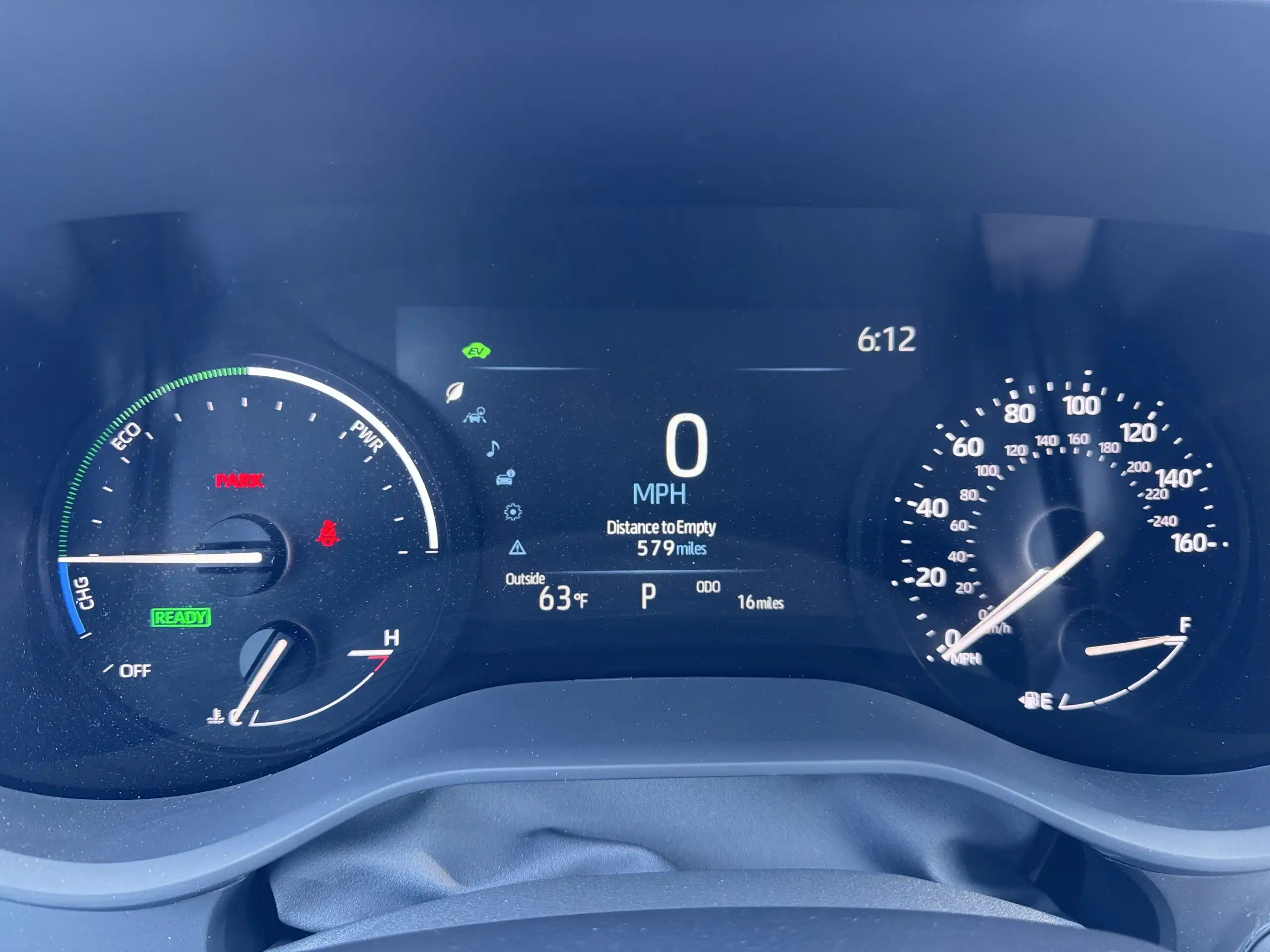 2026 Toyota Sienna LE 8-Passenger Hybrid FWD's photo