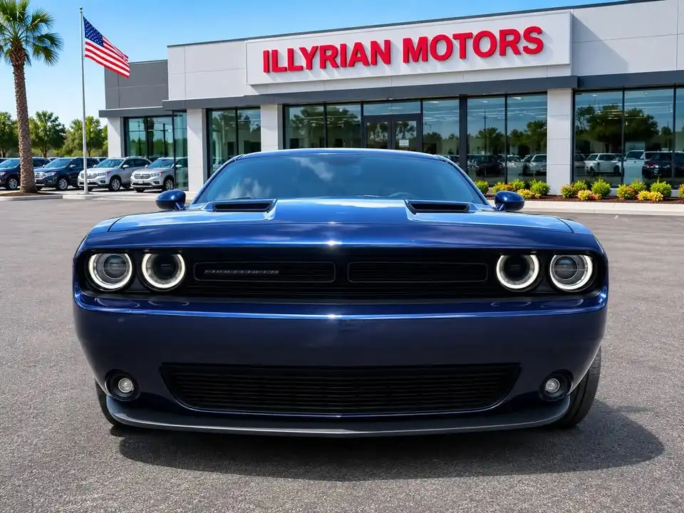 2016 Dodge Challenger SXT Plus's photo