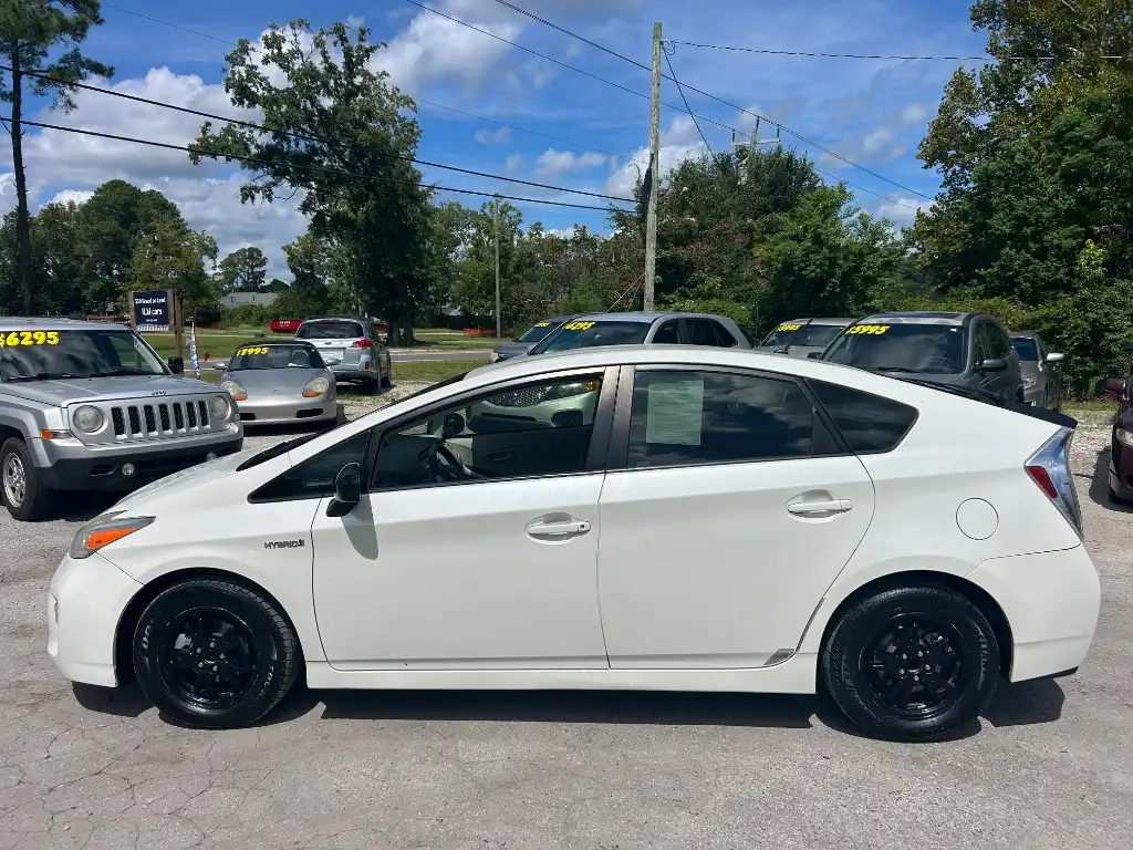 2012 Toyota Prius Two's photo