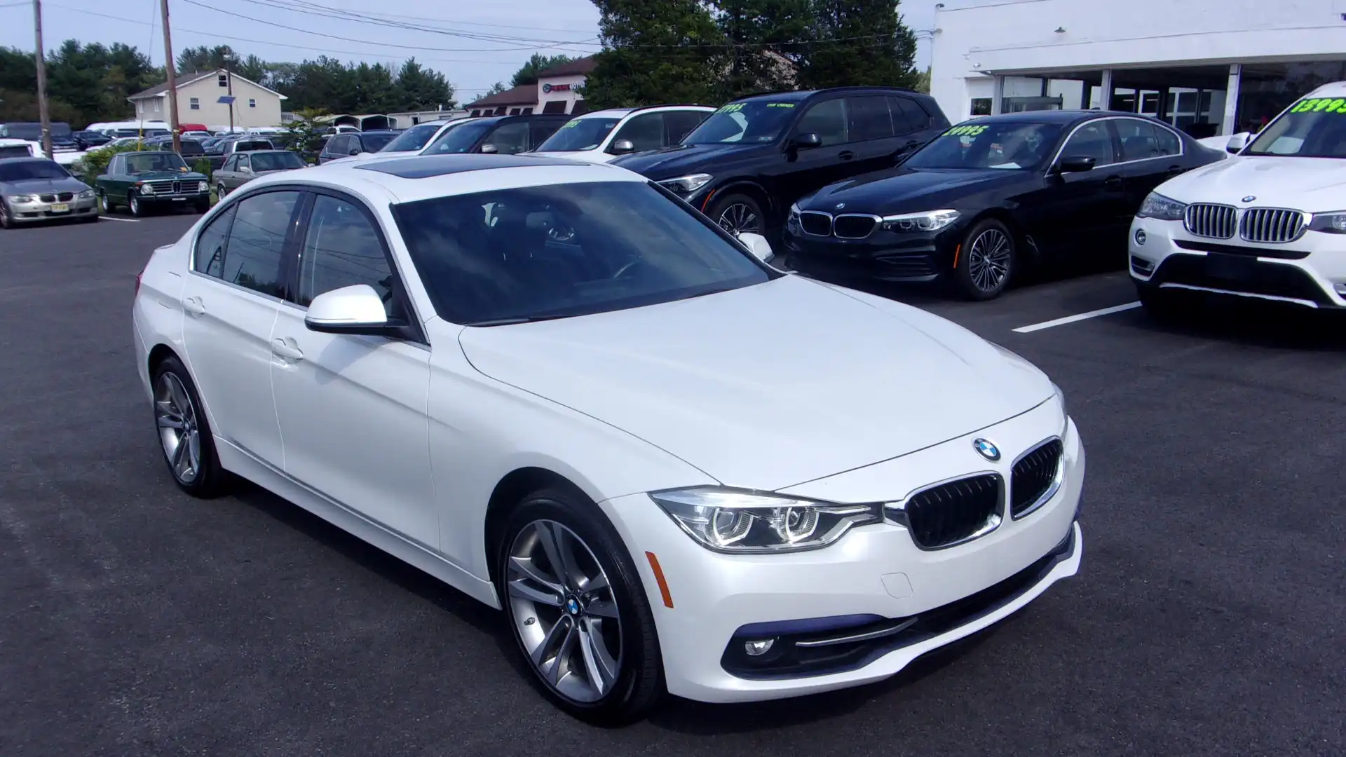 2018 BMW 3 Series 330i xDrive Sedan's photo