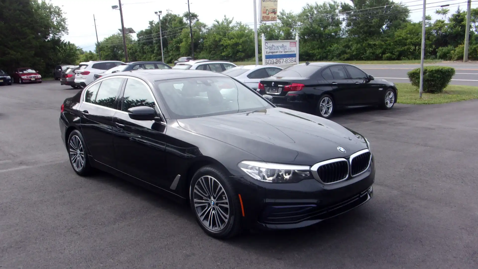 2019 BMW 5 Series 530i xDrive Sedan's photo