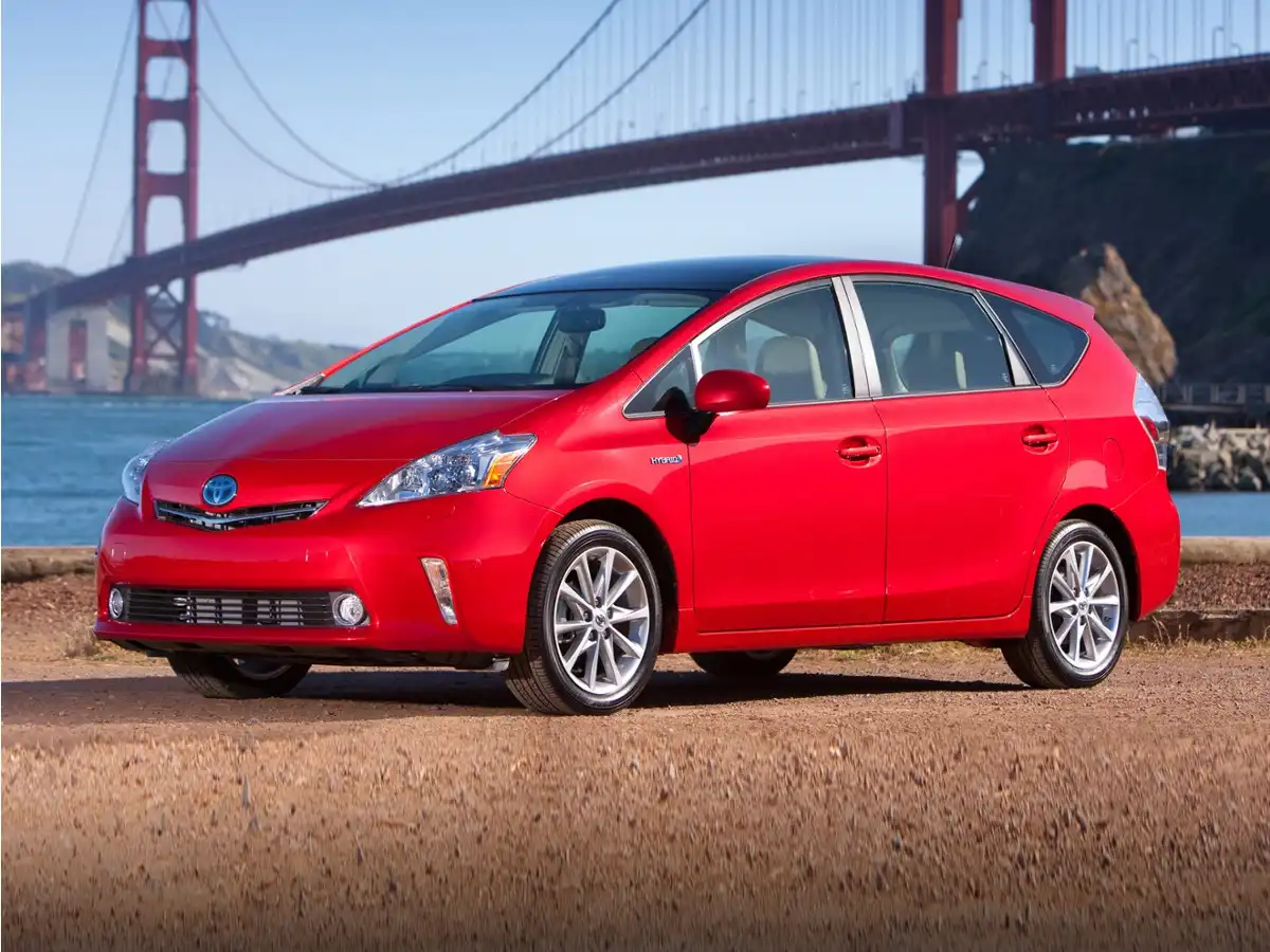 2012 Toyota Prius v Five's photo