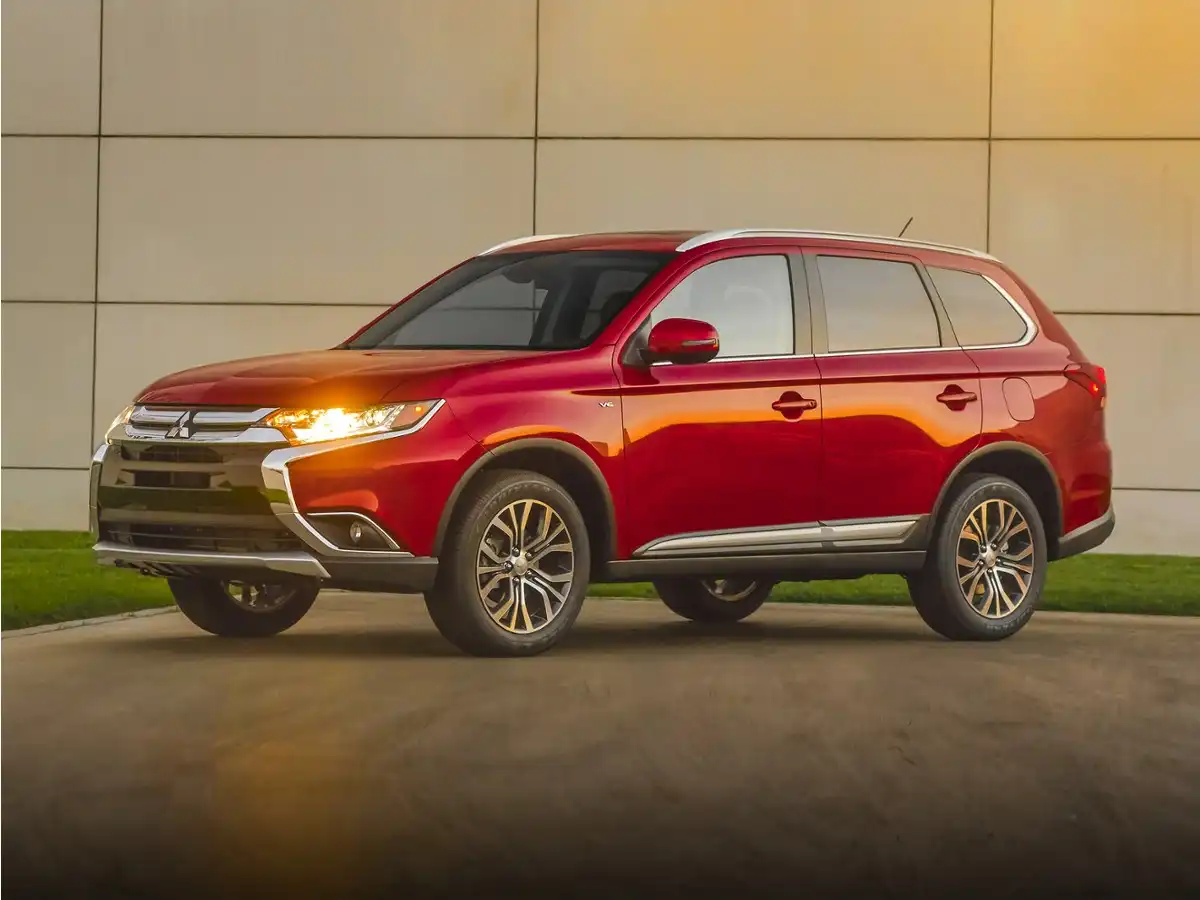 2018 Mitsubishi Outlander LE FWD's photo