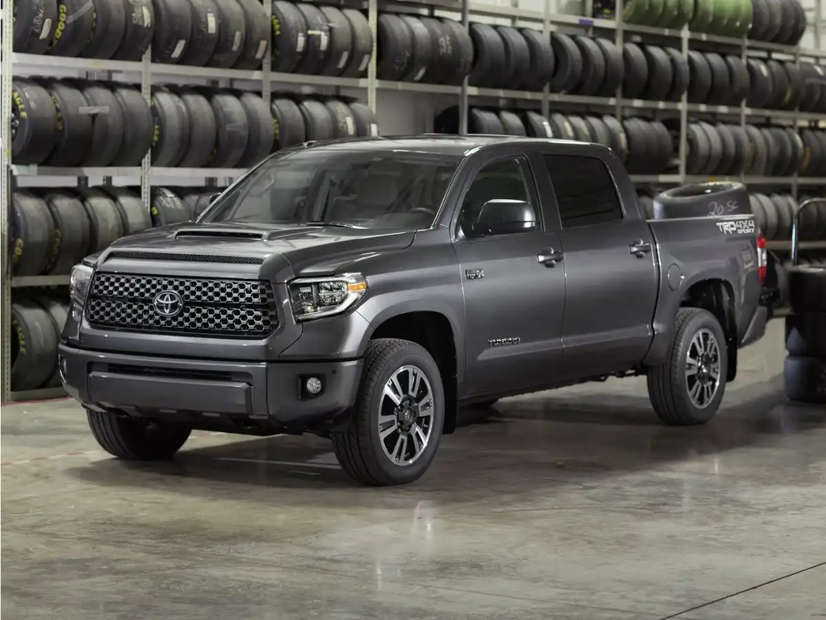 2018 Toyota Tundra SR5 5.7L 4WD Crew Max Short Bed's photo