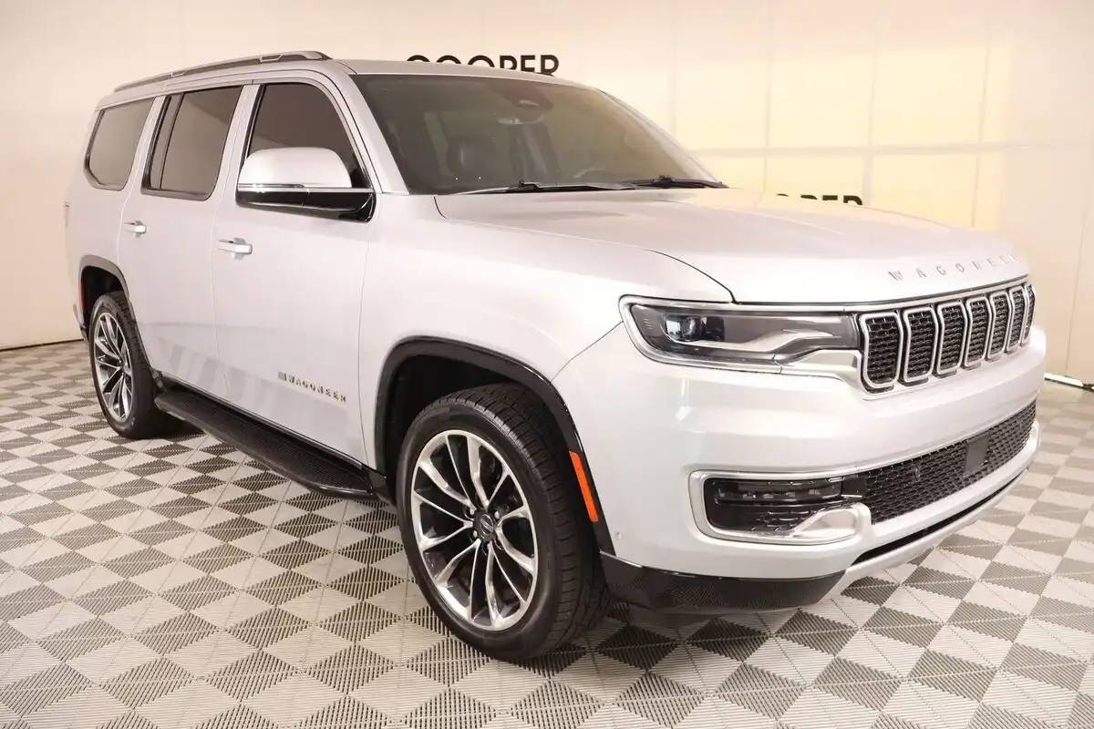 2022 Jeep Wagoneer Series II 4WD's photo