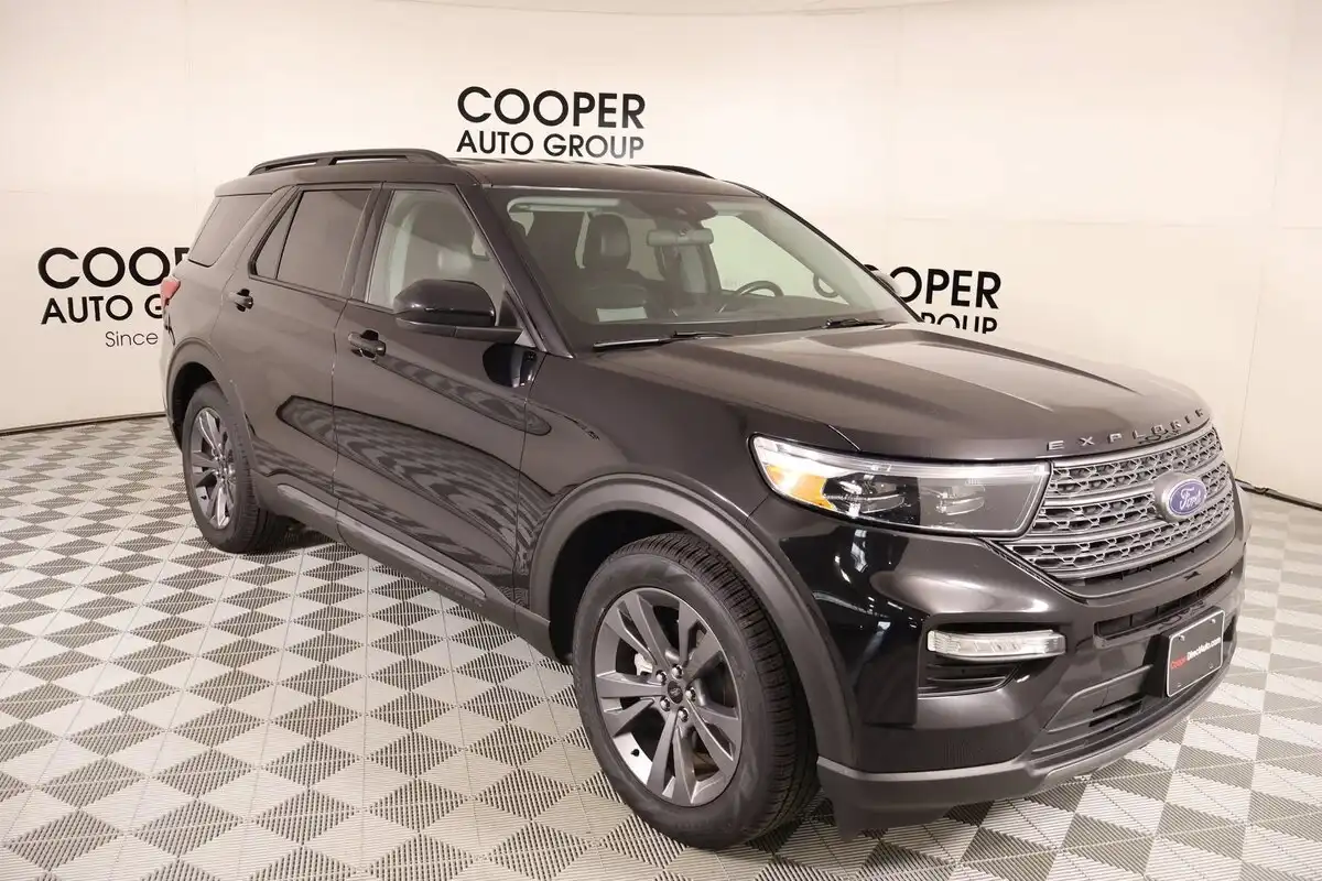 2022 Ford Explorer XLT RWD's photo