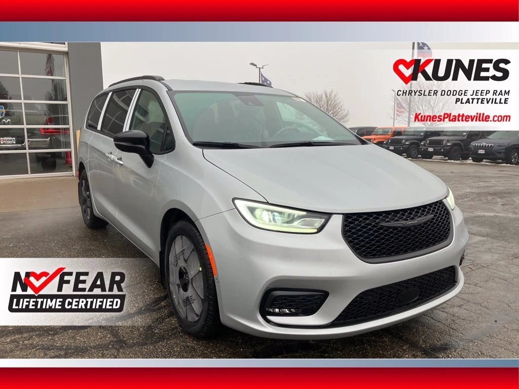 2026 Chrysler Pacifica Select photo 1