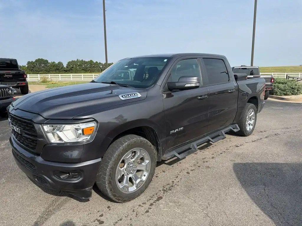 2022 RAM 1500 Big Horn/Lone Star 4x4 Crew Cab 5'7's photo