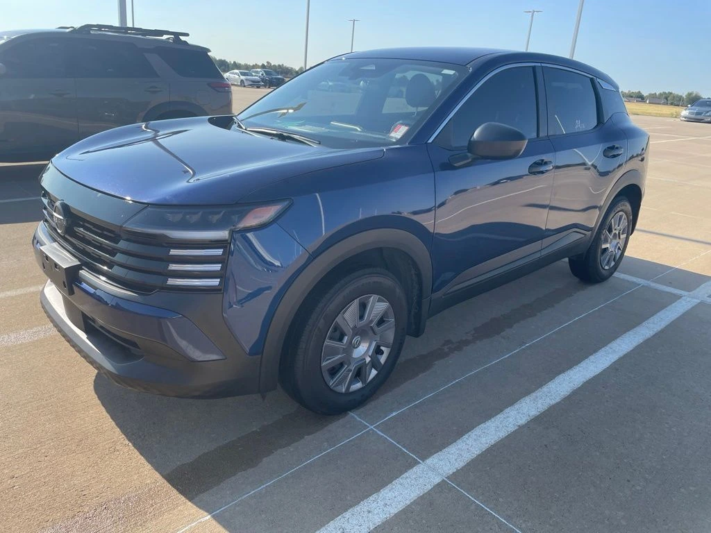 2025 Nissan Kicks 2.0 S's photo