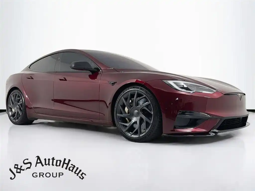 2026 Tesla Model S Plaid's photo