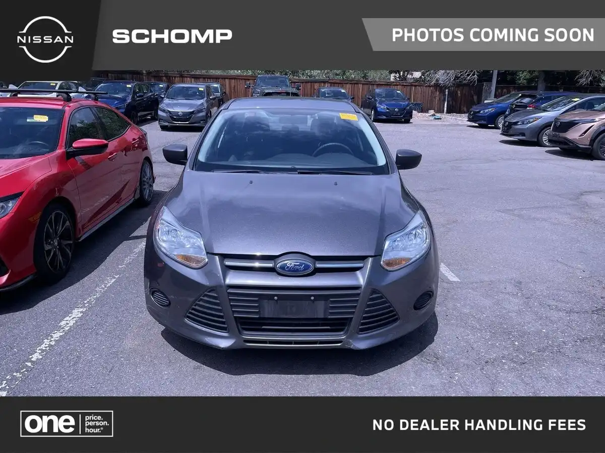 2012 Ford Focus Sedan S's photo