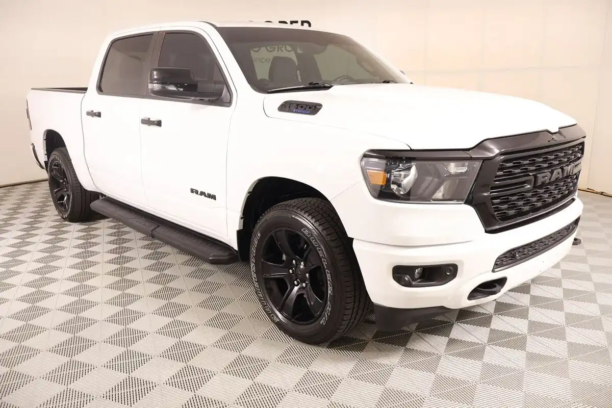 2024 RAM 1500 Big Horn/Lone Star 4x4 Crew Cab 5'7's photo