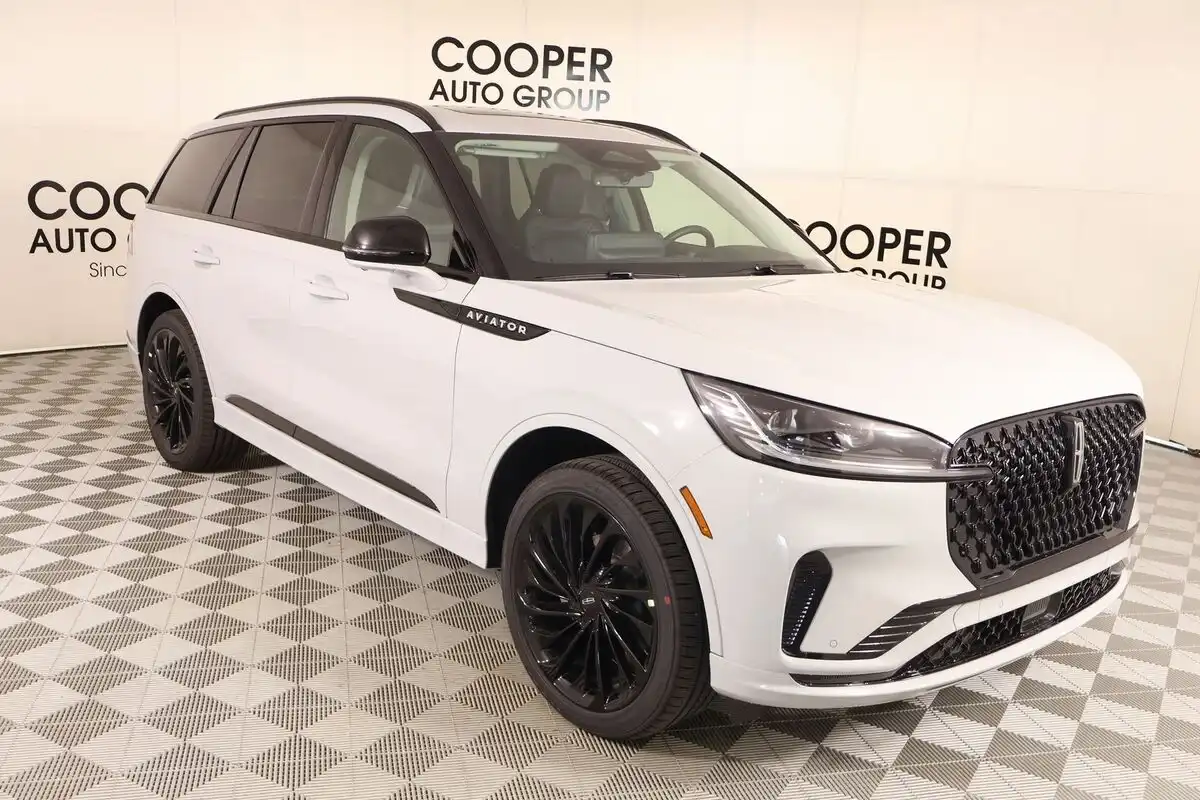 2027 Lincoln Aviator Reserve AWD's photo