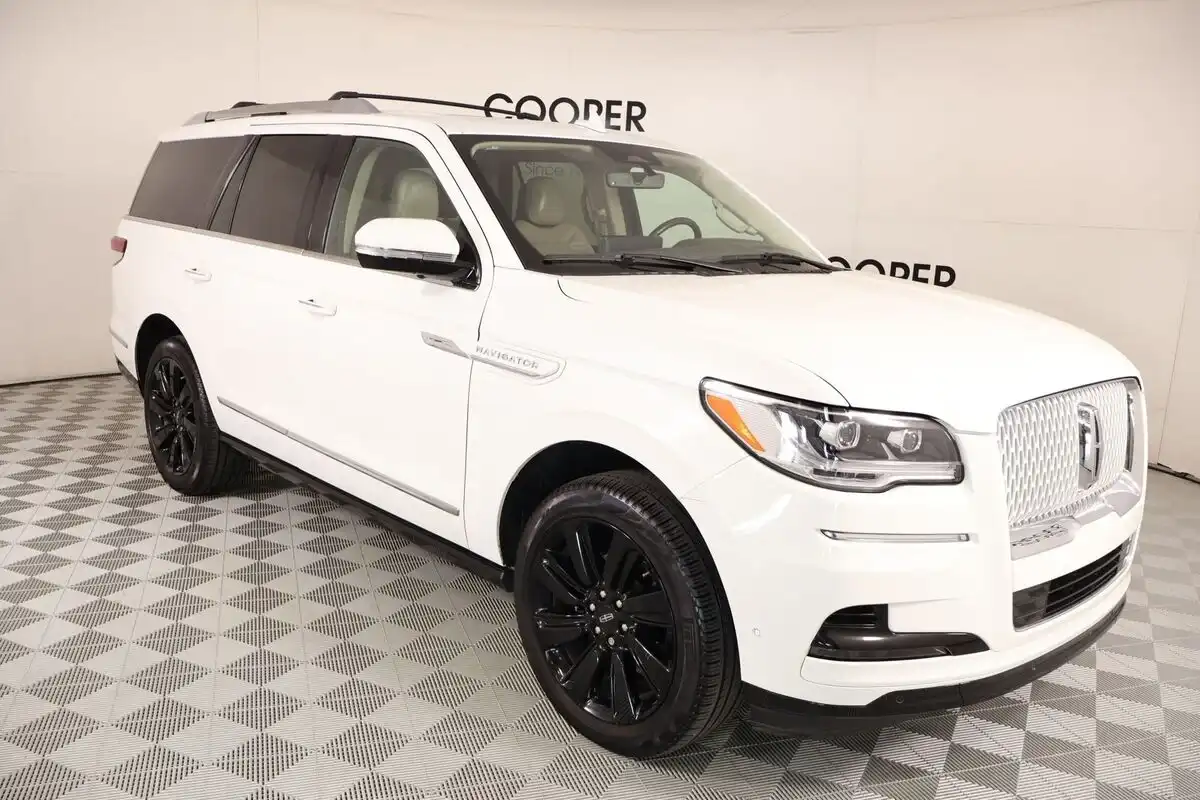 2024 Lincoln Navigator Reserve 4WD's photo