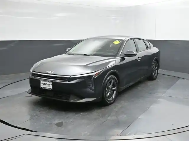 2025 Kia K4 LXS AT's photo