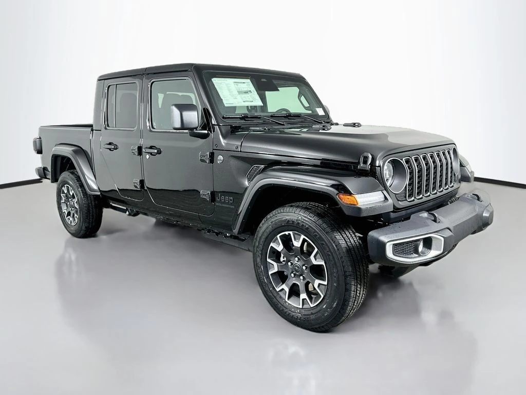 2026 Jeep Gladiator Sahara Auto's photo