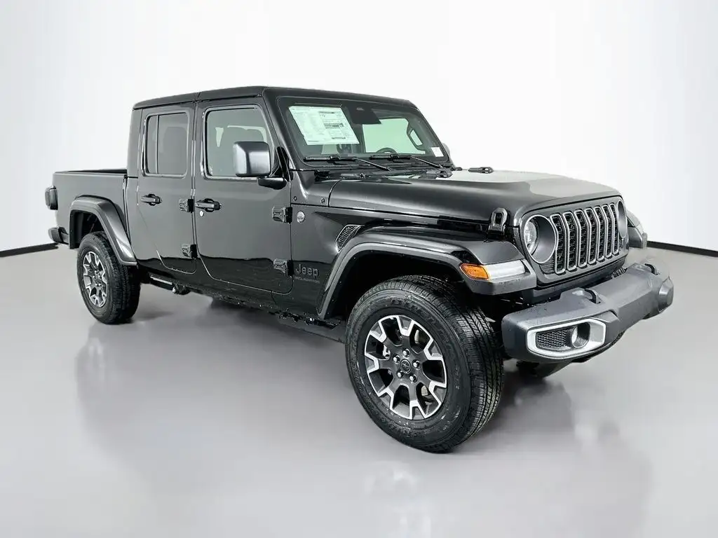 2026 Jeep Gladiator Sahara Auto's photo