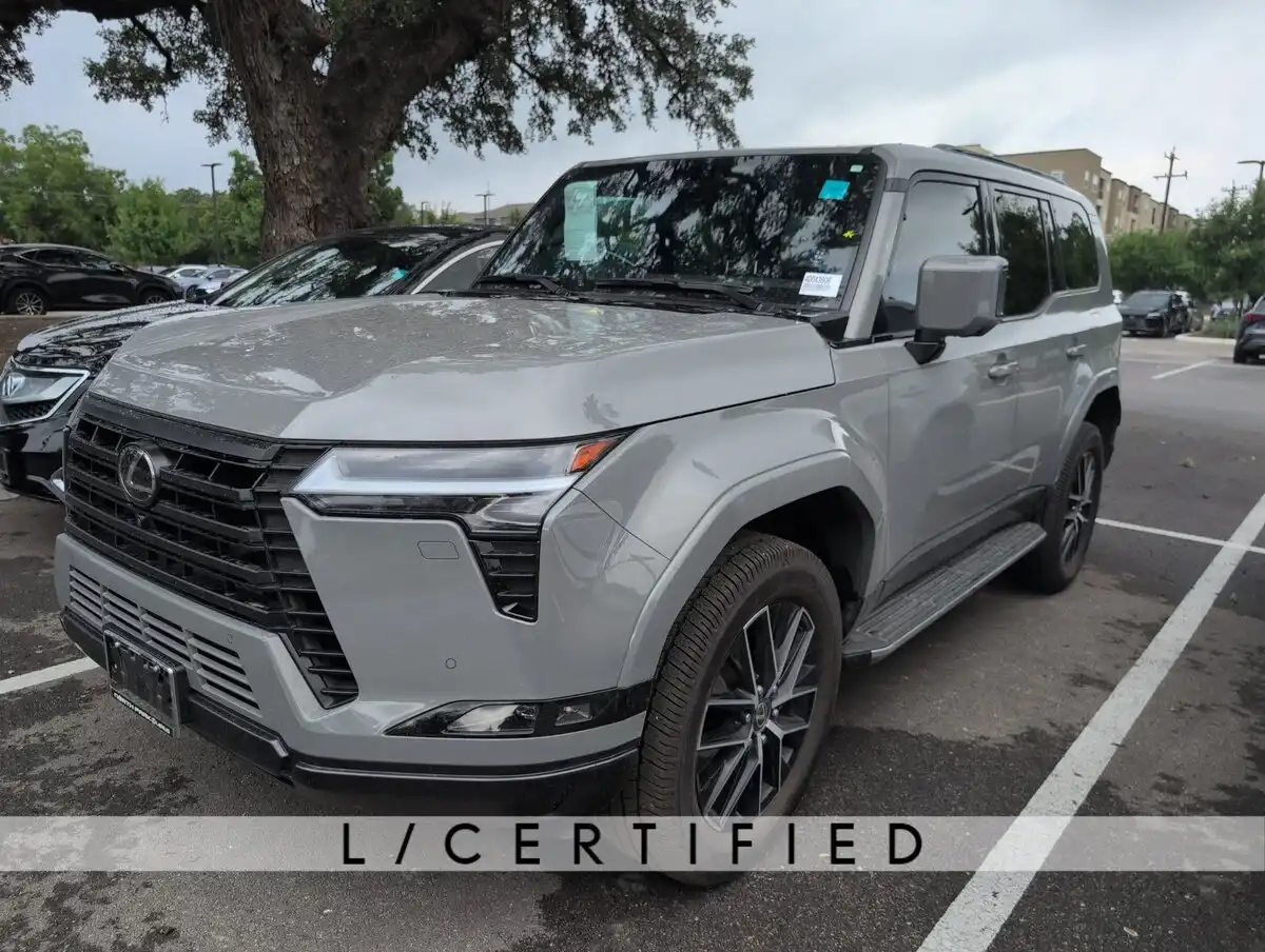 2025 Lexus GX 460 550 Premium+'s photo
