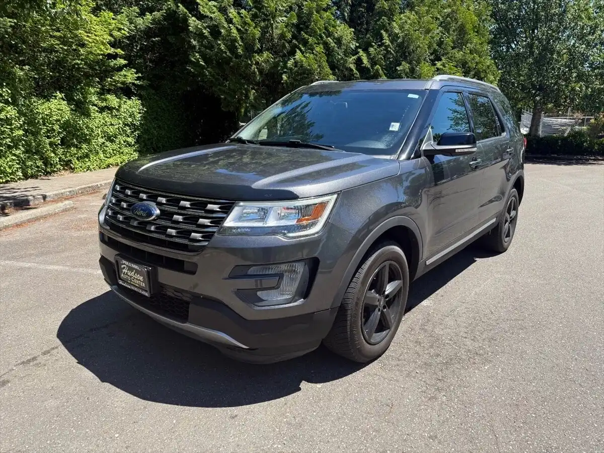 2017 Ford Explorer XLT 4WD's photo