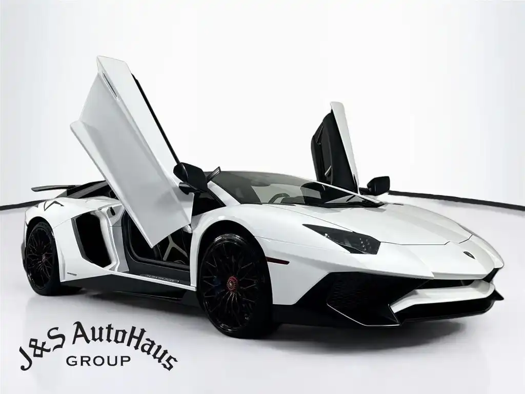 2016 Lamborghini Aventador LP 750-4 Superveloce's photo