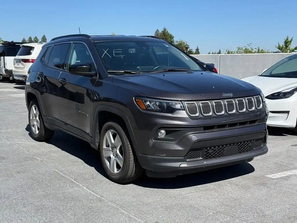 2022 Jeep Compass Latitude's photo