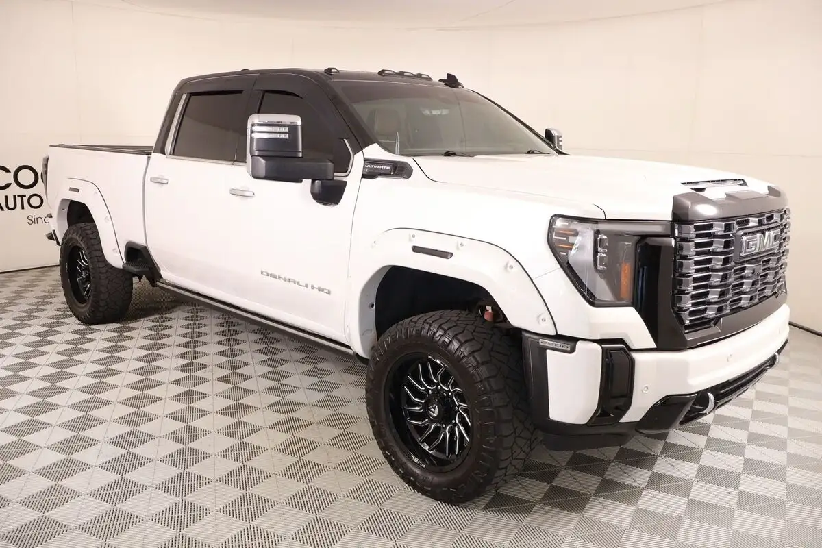 2025 GMC Sierra Denali Ultimate 4WD Crew Cab Standard Box's photo