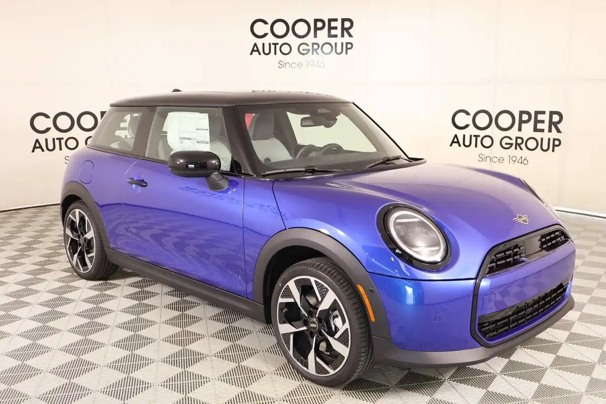 2026 MINI Hardtop Cooper Oxford Edition's photo