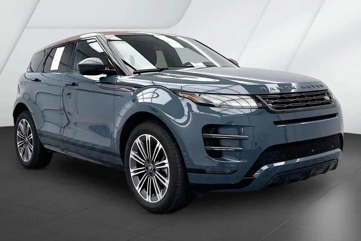 2026 Land Rover Range Rover Evoque Dynamic SE's photo