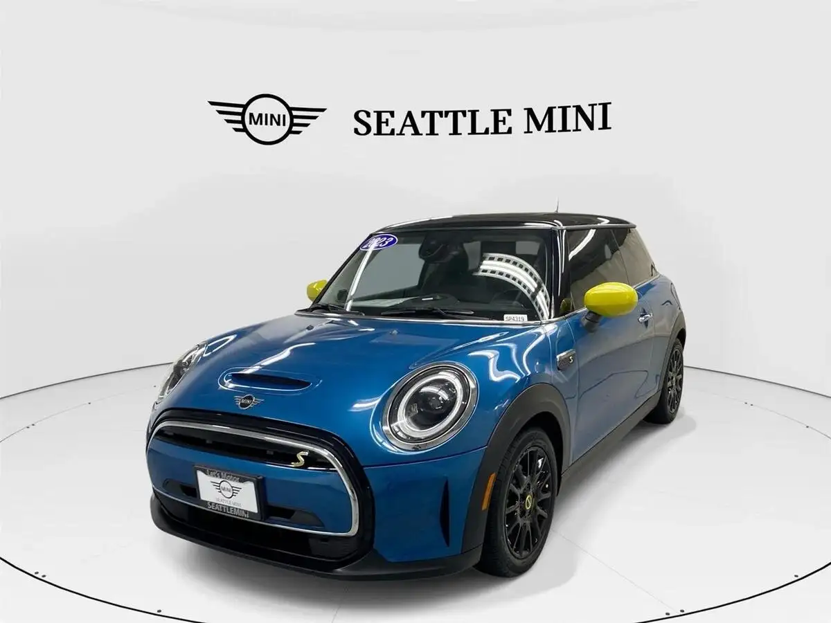 2023 MINI Hardtop Cooper SE's photo